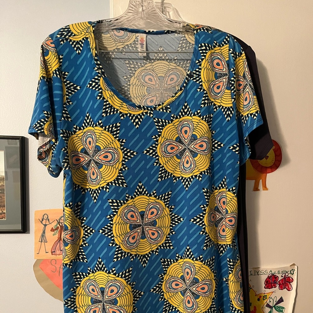 XL LuLaRoe Classic T